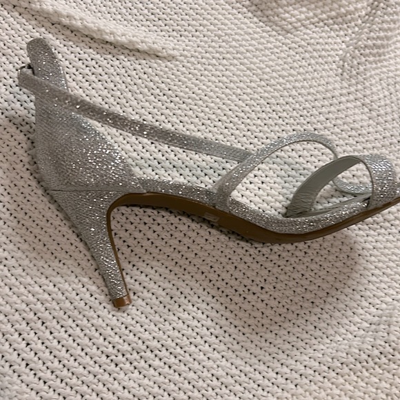 Sliver sparkly heels - Picture 2 of 2